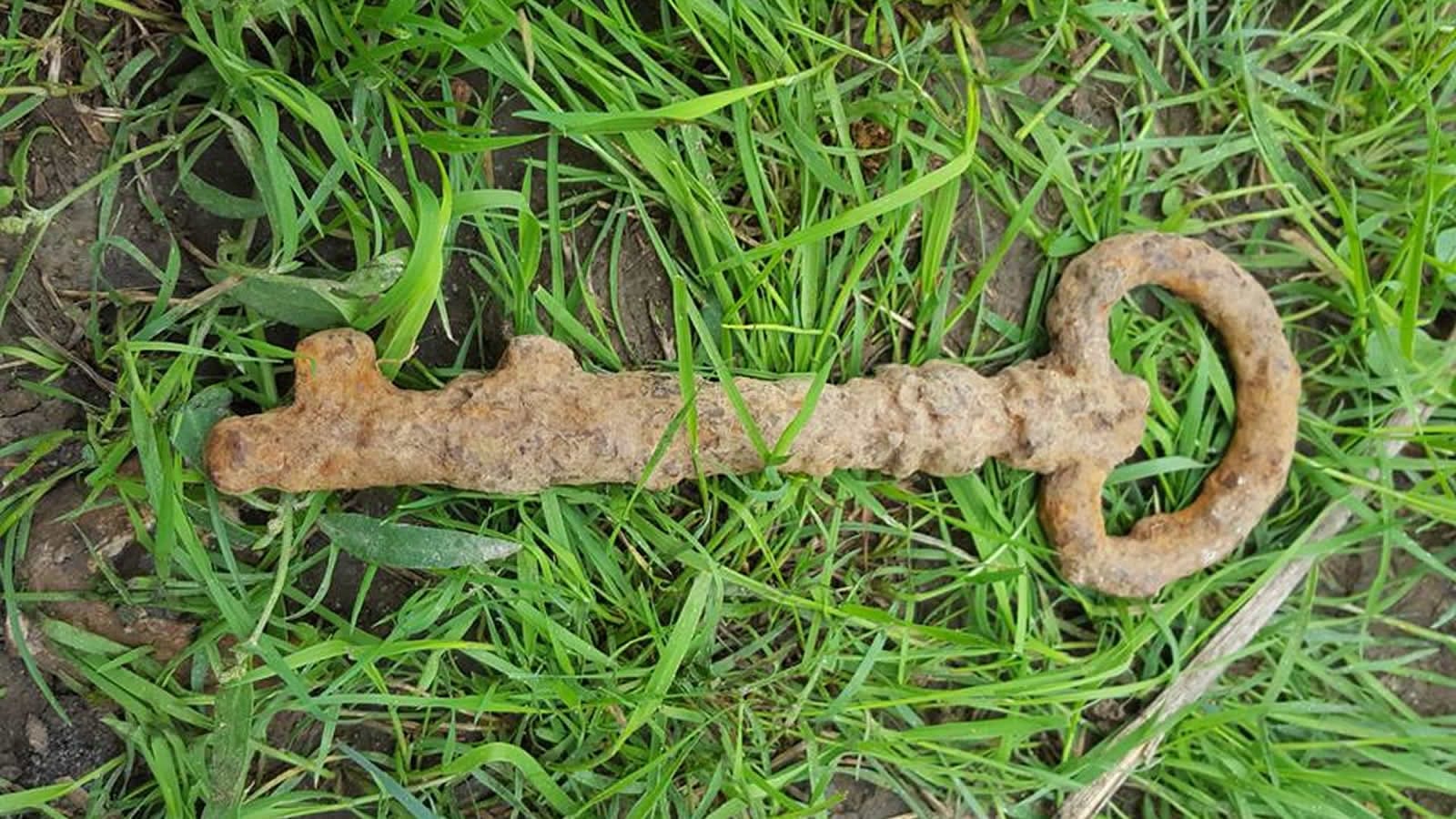 Bugün Bronz ve Demir Bir Anahtar Buldum