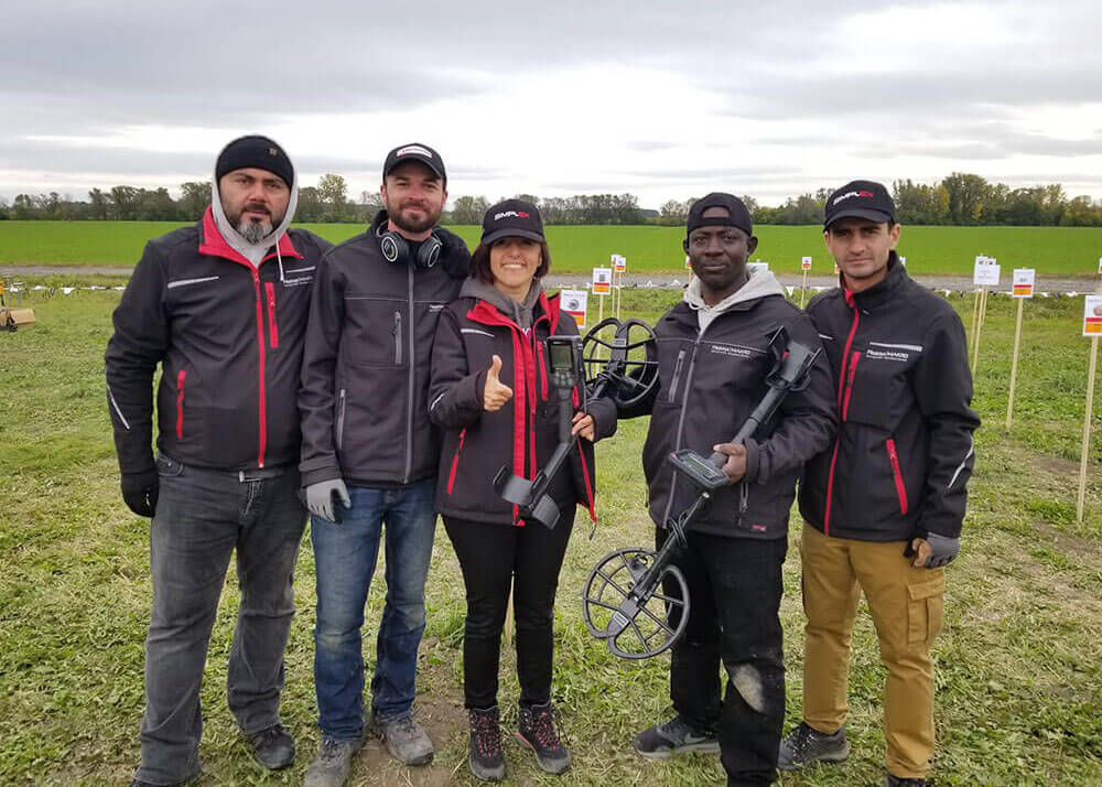 Pound the Ground Kapak