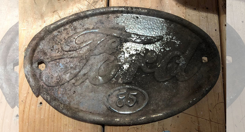 1928 Model Ford 85 Kamyonet Arması