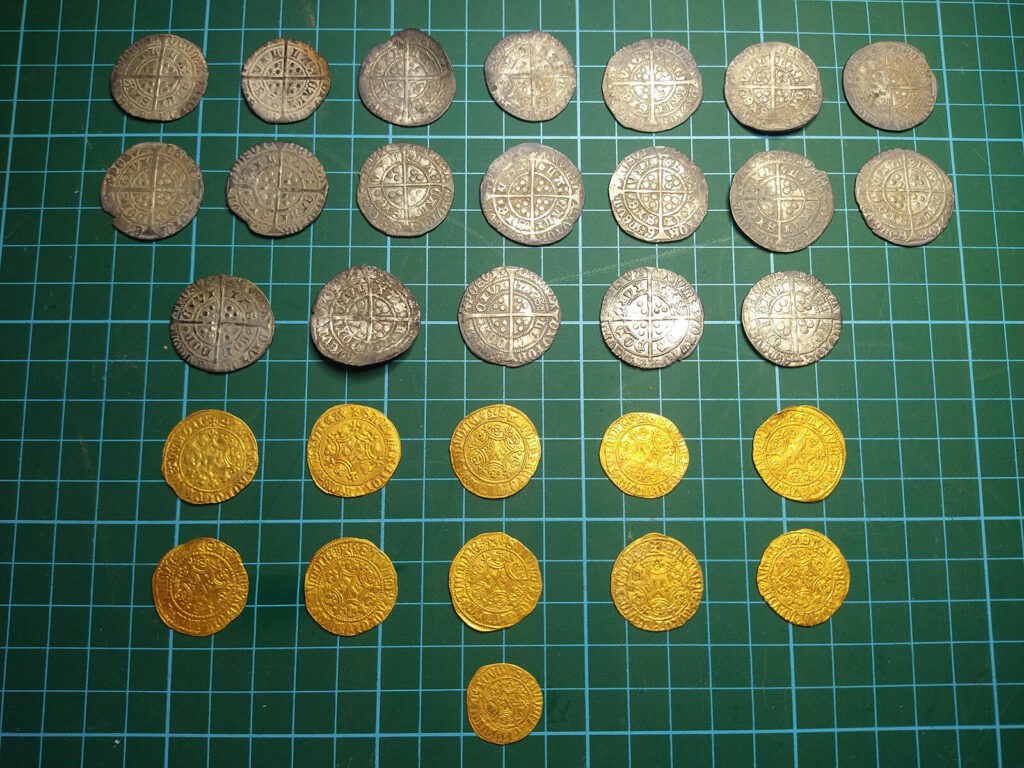 The Legend Saldırmaya Devam Ediyor: Altın Sikkeler - 1