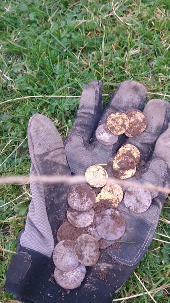 The Legend Saldırmaya Devam Ediyor: Altın Sikkeler - 6